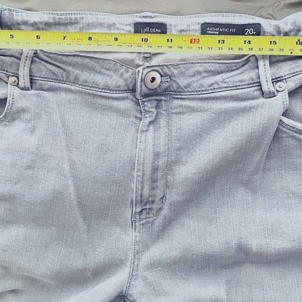 J. JILL SIZE WOMAN'S PLUS 20 CUFFED CROP JEANS LIGHT WASH JEANS